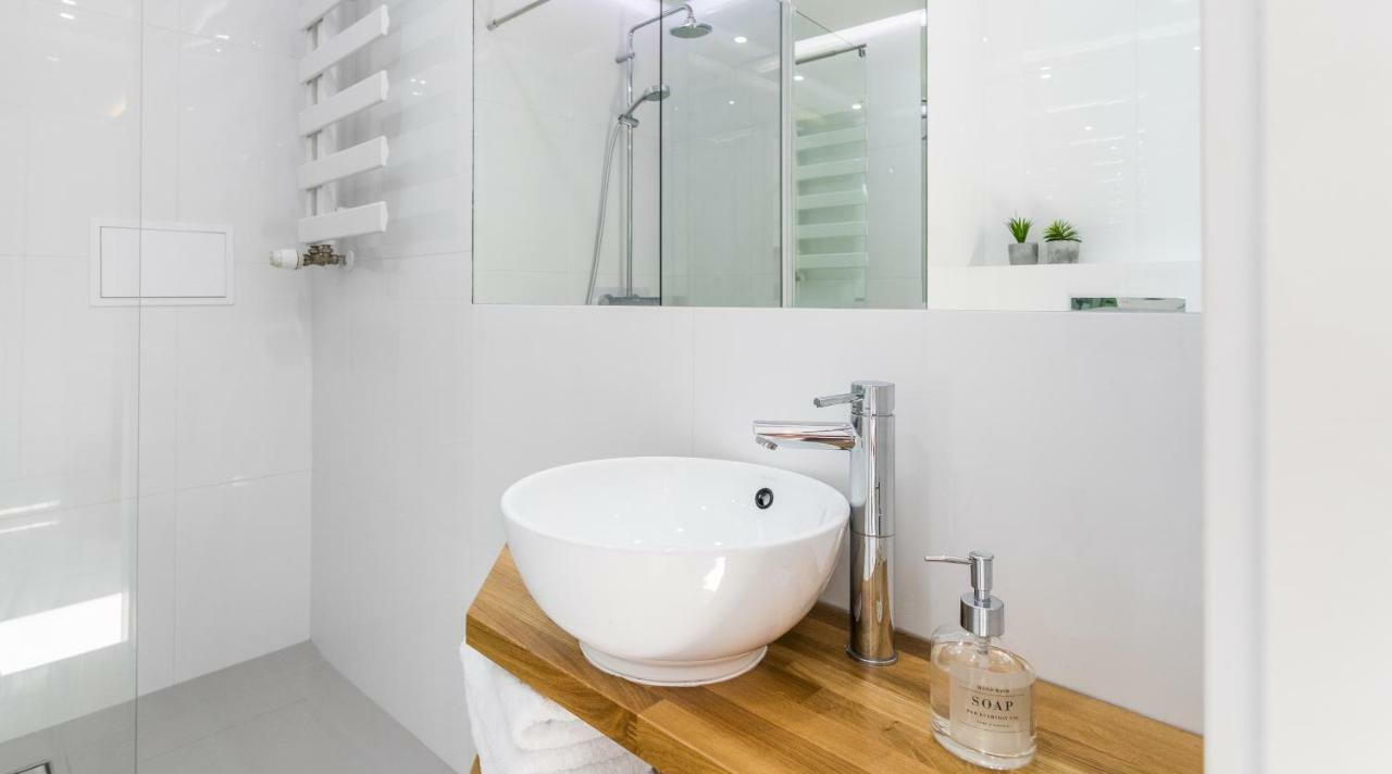 Terminal Krakow - Studio Apartments Next To The Main Square Екстериор снимка